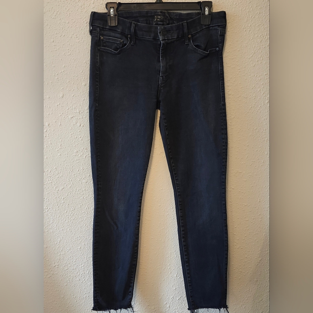Mother Looker Ankle Fray Size 29
